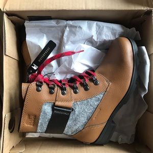 Sorel Brand waterproof boots size 7